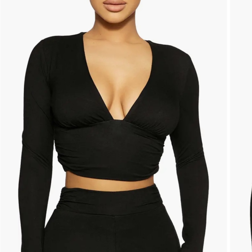 black long sleeve going out top